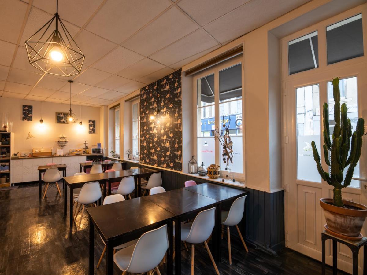 Logis Hotel Au Croissant Buzançais Екстериор снимка