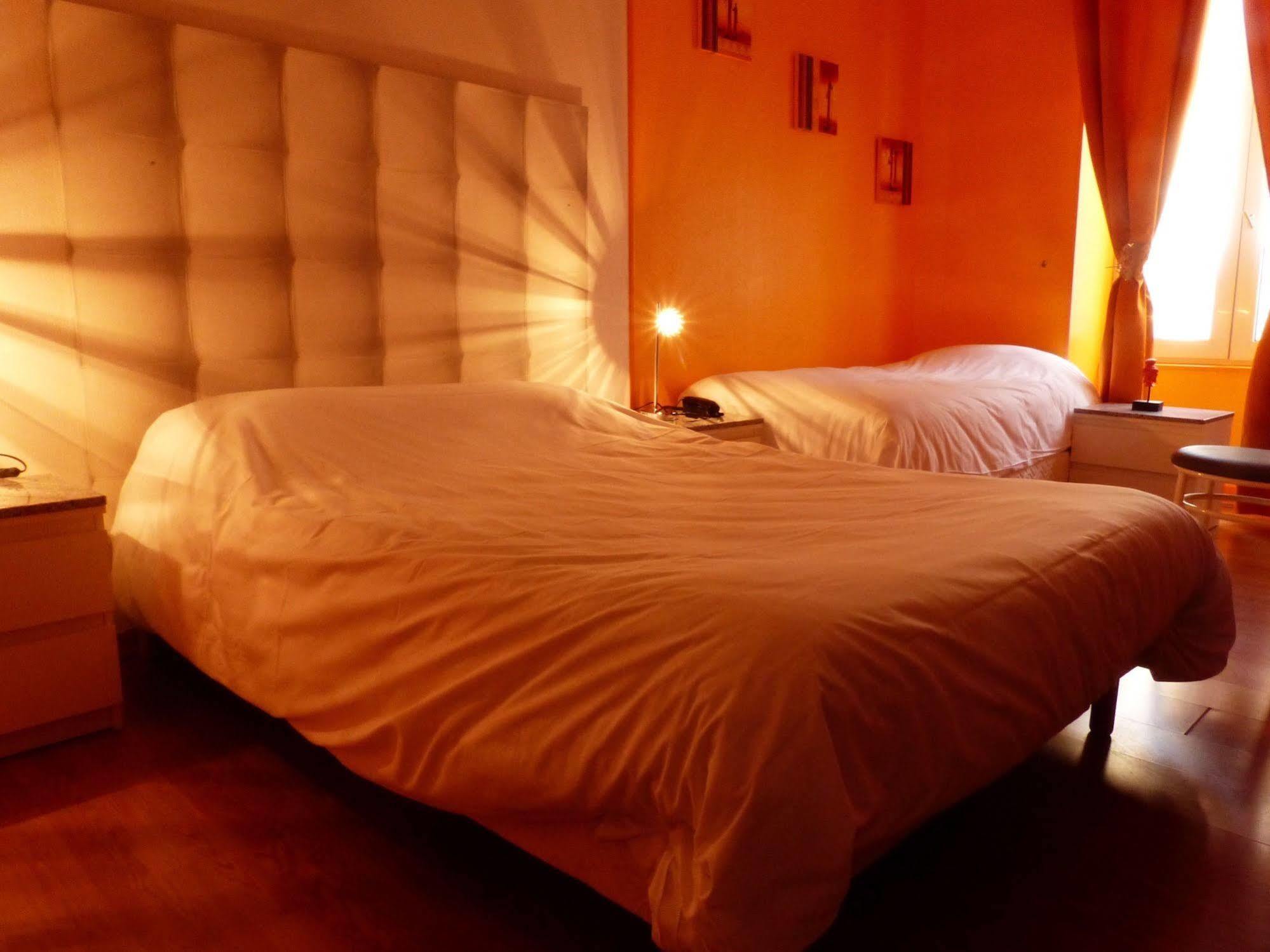 Logis Hotel Au Croissant Buzançais Екстериор снимка
