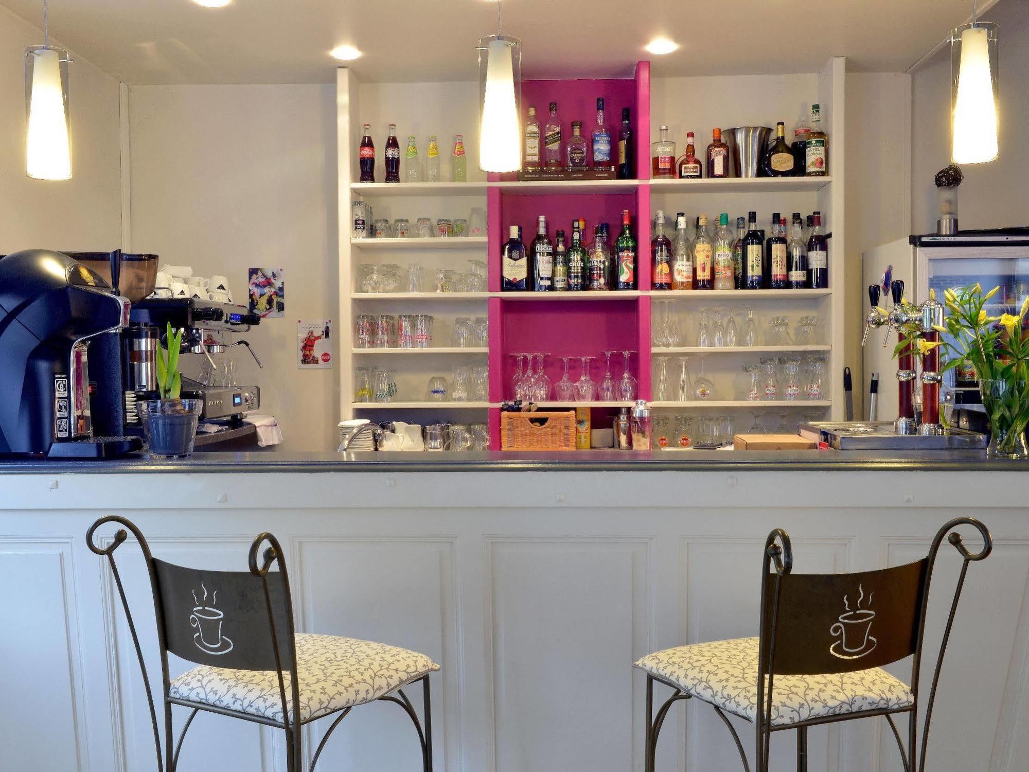 Logis Hotel Au Croissant Buzançais Екстериор снимка